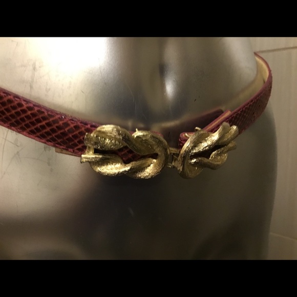 MAGENTA GENUINE SNAKESKIN BELT / GOLD BUCKLE - Picture 2 of 7